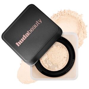 Huda beauty easy bake blurring loose baking & setting powder pound cake
